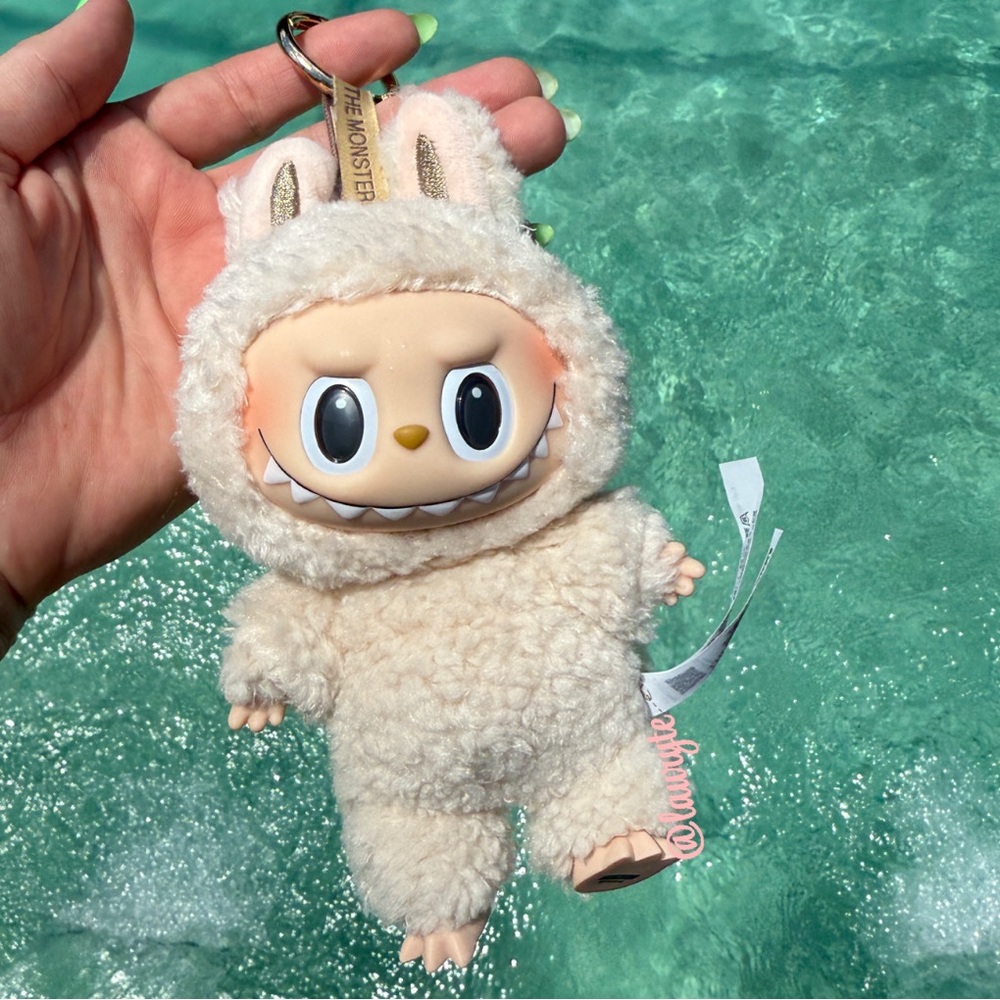 Labubu The Monsters Exciting Macaron Collection Blind Box Soymilk - Picture 1 of 9